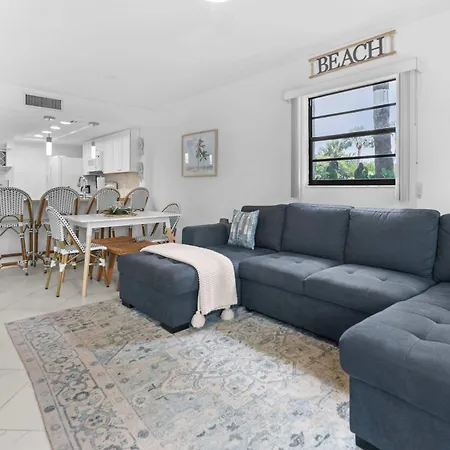 Stunning Condo At Park Shore Resort 149